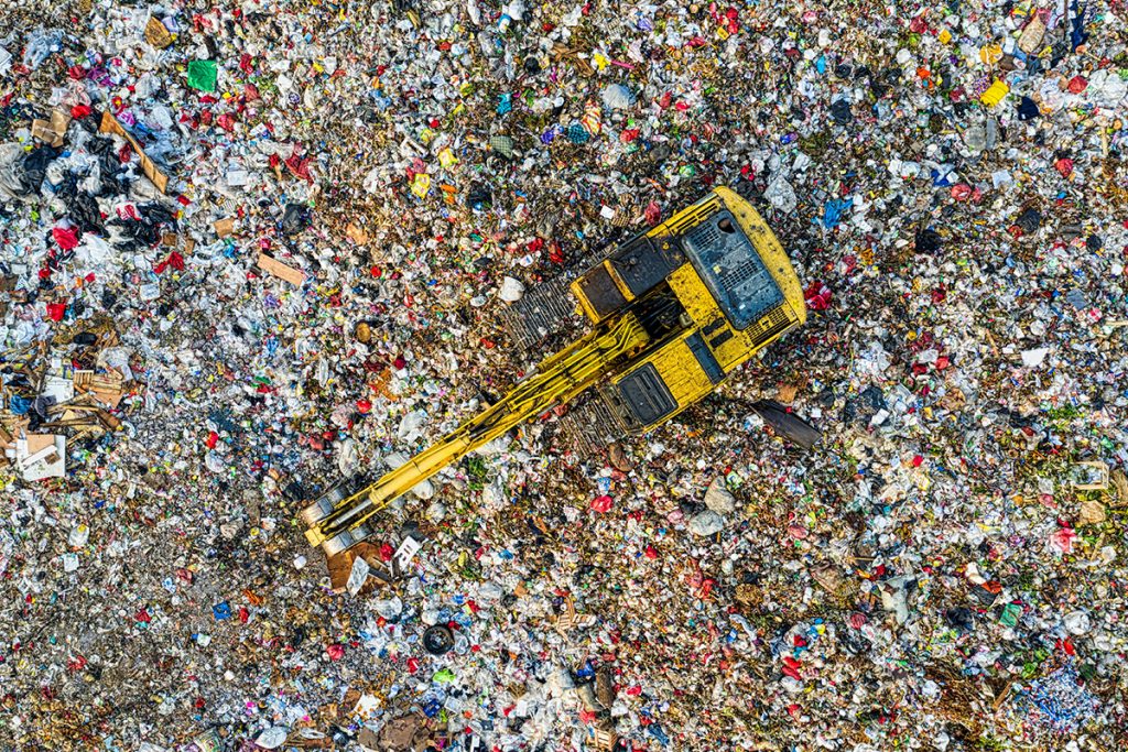 Koľko kilogramov odpadu denne vyhodí bežný Slovák? Z týchto čísel zostaneš zhrozený