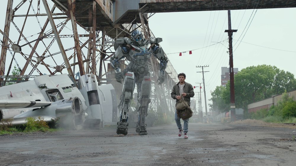 Transformers: Monštrá sa prebúdzajú, film, kino, premiéra, novinka