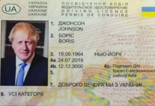 Boris Johnson, opitý vodič, falošné doklady, alkohol za volantom, krimi