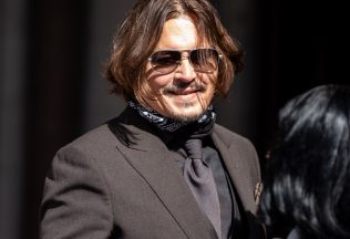 Filmovú novinku Johnnyho Deppa odmenili na festivale v Cannes 7-minútovým potleskom