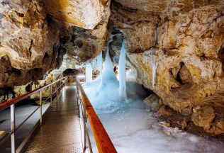 Smutná správa pre milovníkov slovenskej prírody. Demänovská ľadová jaskyňa možno zmení názov