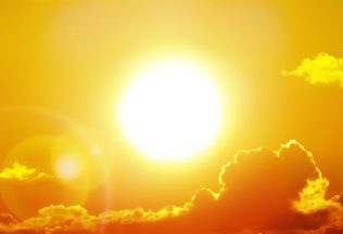 Bizarná teória hovorí, že Slnko vybledlo a už nie je žlté ako kedysi