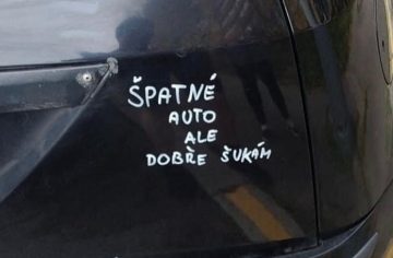 Český profil zbiera vtipné cedule a odkazy, ktoré po sebe nechávajú ľudia (2. časť)