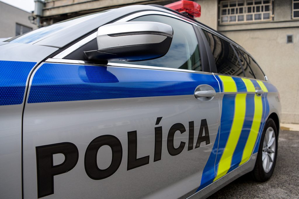 polícia, Slovensko, policajné auto