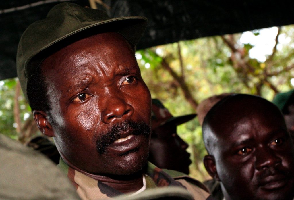 celebrita, známa osobnosť, konexie, špionáž, Joseph Kony, Angelina Jolie
