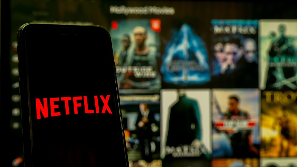 Diváci rušia predplatné Netflixu. Dôvodom sú nové pravidlá proti zdieľaniu hesiel
