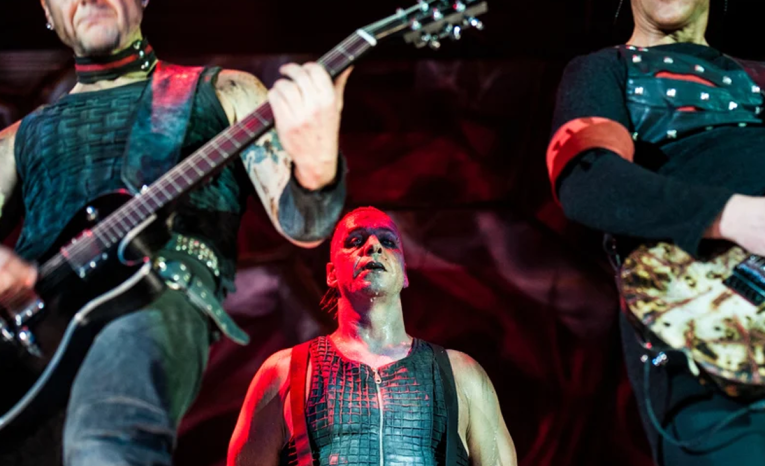 Veriaci Slováci sa búria proti koncertu skupiny Rammstein. Neuveríš, čo sa dnes chystajú urobiť