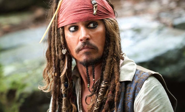 Johnny Depp sa konečne vyjadril. Uvidíme ho ešte ako kapitána Jacka Sparrowa vo filme Piráti z Karibiku?