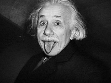 Einstein s vyplazeným jazykom? 10 známych historických fotografií, za ktorými stoja zaujímavé príbehy