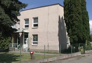 Neposlušných škôlkarov na východe Slovenska mali učiteľky zatvárať do tmavej miestnosti, rodičia sú zhrození