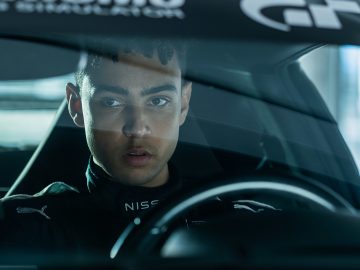 Z hráča profesionálnym pretekárom. Adaptácia videohry Gran Turismo vstupuje do slovenských kín