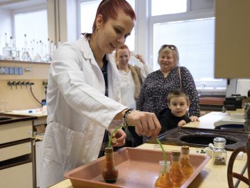 Počet vysokoškolsky vzdelaných Slovákov prvýkrát prekročil miliónovú hranicu