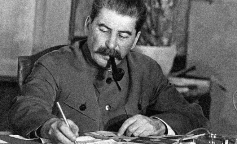 Málo známe pikošky o súdruhovi Stalinovi. Bol posadnutý nahými mužmi a chcel dať zabiť amerického herca
