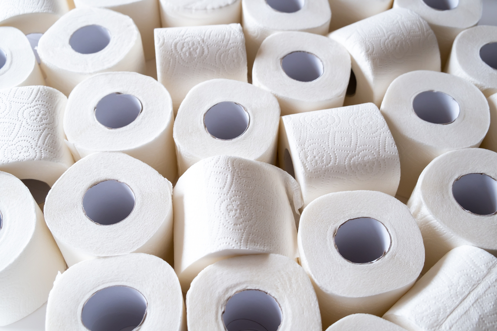 Žena závislá od toaletného papiera zje štyri rolky denne