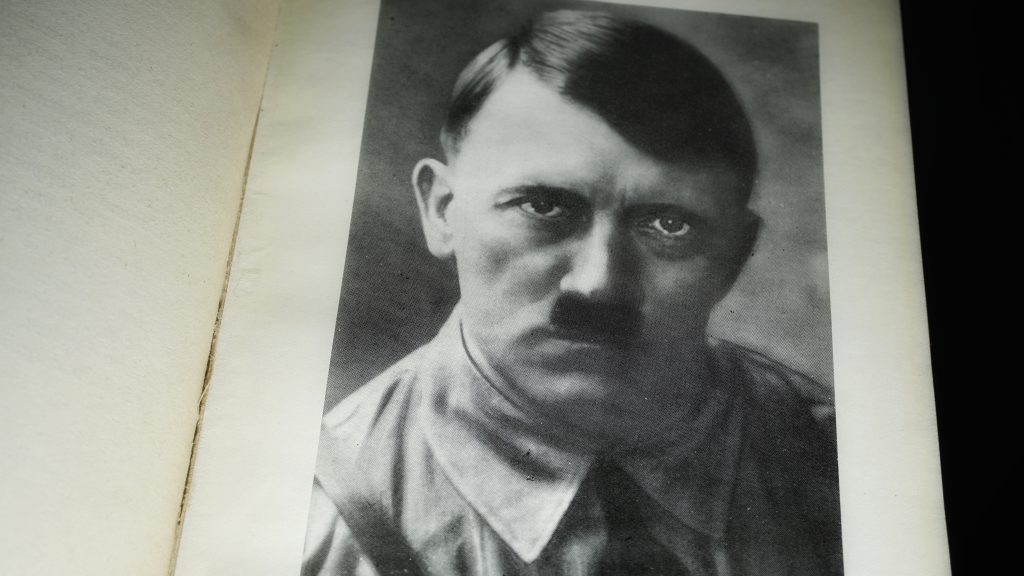 škandalózne fakty o historických osobnostiach, Adolf Hitler, dane
