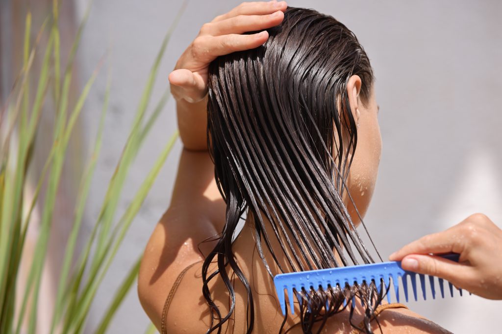 Ako na zdravé vlasy v lete? Teplo im môže škodiť viac, ako si myslíš