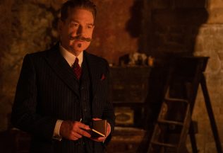Detektív Hercule Poirot rieši nový prípad. Hororová detektívka Prízrak v Benátkach láka na atmosféru aj skvelých hercov