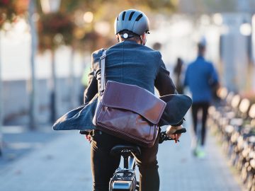 Tieto krajiny platia ľuďom za to, aby do práce chodili na bicykli. Ak sa úplne vzdáš auta, dostaneš poriadny balík