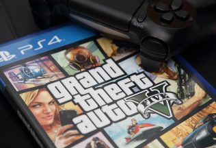 Netflix má záujem o kultovú videohernú sériu Grand Theft Auto