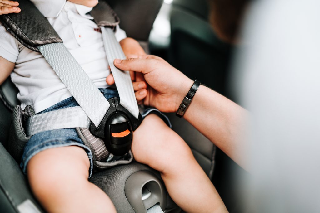pás, bezpečnostný pás, auto, dieťa, vodič, človek, ľudia, sedačka, bezpečnosť