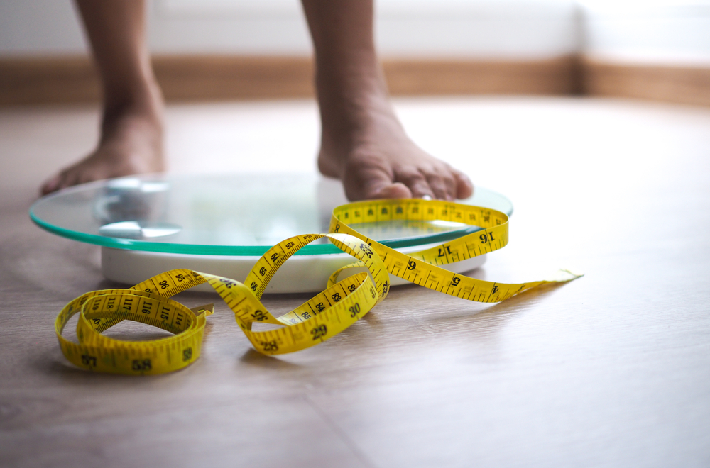 chudnutie, redukcia telesnej hmotnosti, váha, meter
