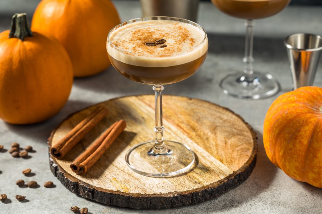 jeseň, jesenné drinky, Pumpkin Spice Latte Martini, Pumpkin Spice Latte, kokteil 