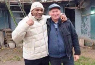 Legendárny Mike Tyson navštívil poľský vidiek. Čo ho k tomu priviedlo?