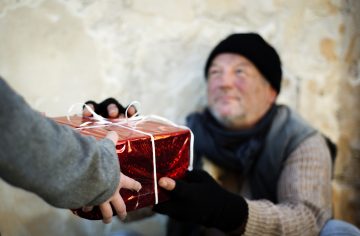 5 spôsobov, ako môžu Slováci svoje peniaze minúť lepšie než na nepotrebné vianočné darčeky
