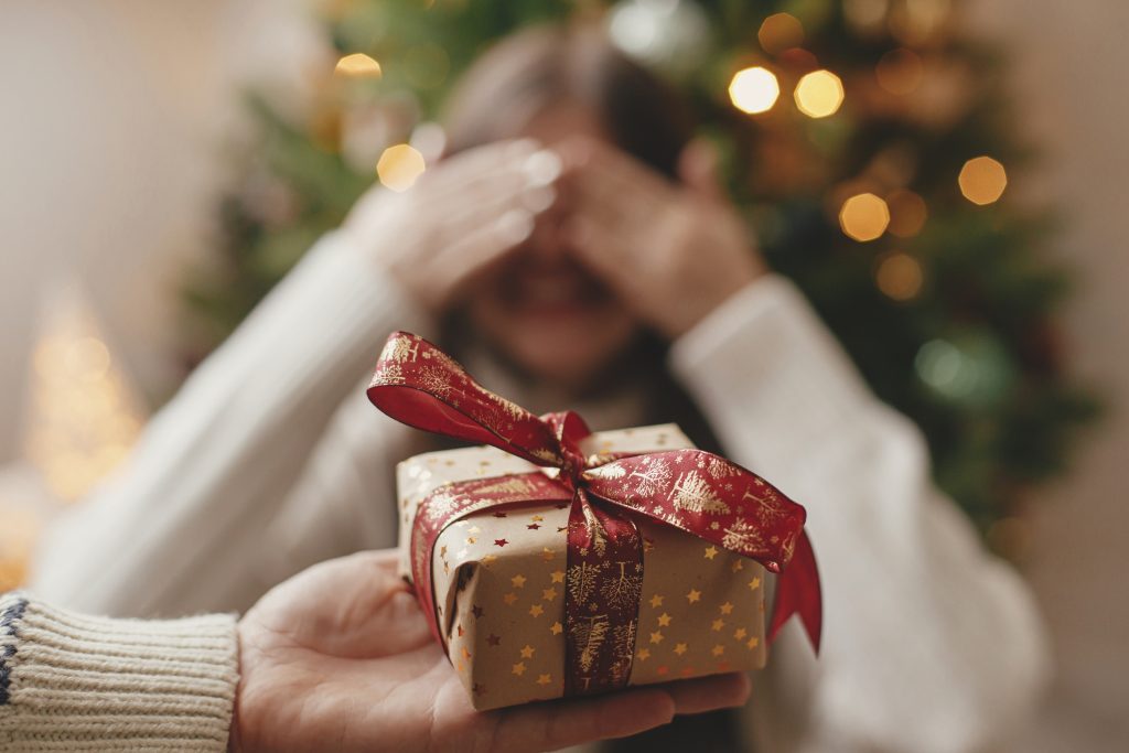 Nevieš, ako vianočný darček vybrať priateľom či rodine? Nechaj si poradiť od ich znamenia