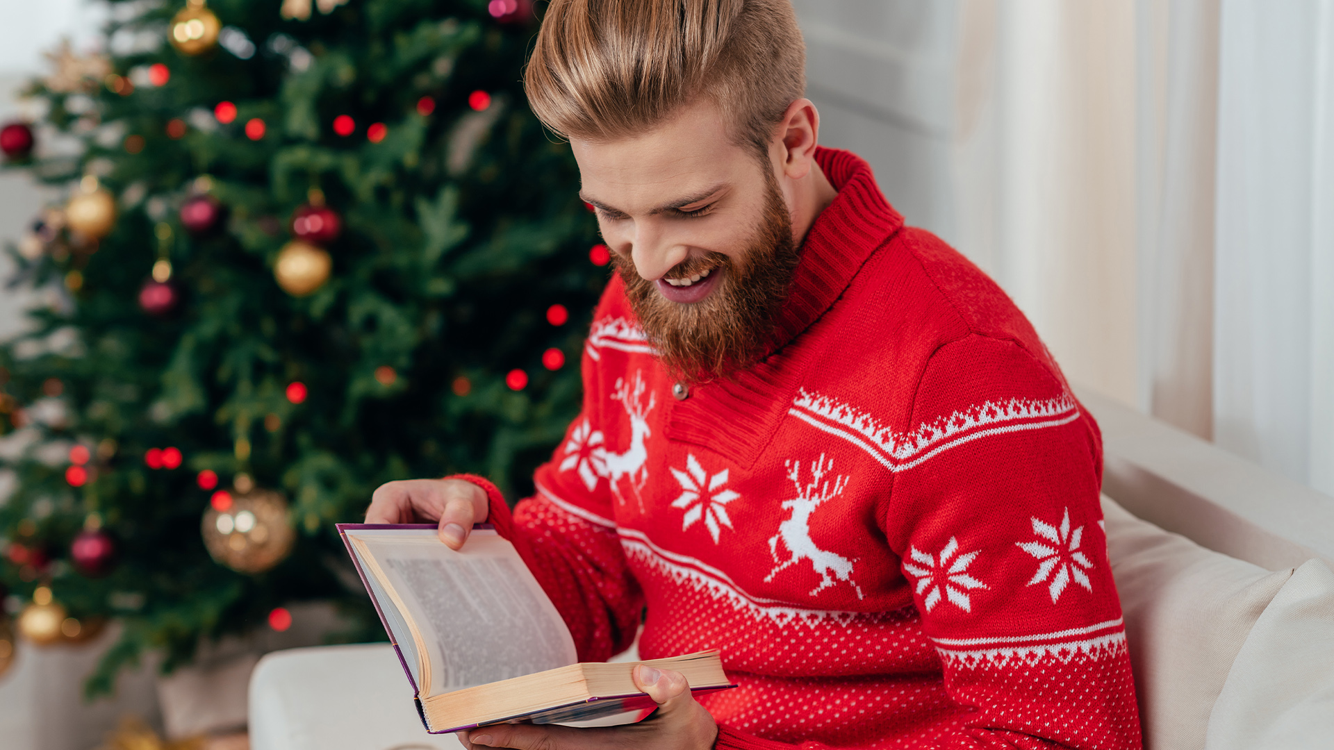 Knižné Vianoce: Tituly, ktoré potešia pod stromčekom každého milovníka kníh