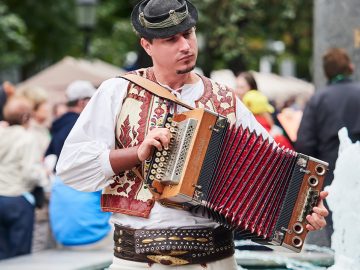 Slovenský folklór očaril zahraničie. Takto znie jeho netradičné spojenie s rapom