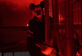 Bizarná hororová novinka nám predstaví vraždiaceho Mickey Mousa