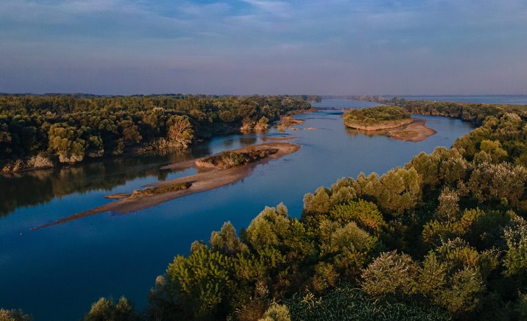 Slováci museli kvôli nim opustiť svoje domovy. Aký je príbeh slovenských ostrovov?