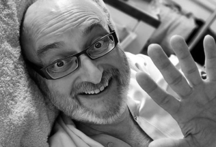 Vo veku 52 rokov zomrel slovenský komik a herec Marcel Nemec. O svojom boji s rakovinou otvorene hovoril