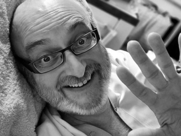 Vo veku 52 rokov zomrel slovenský komik a herec Marcel Nemec. O svojom boji s rakovinou otvorene hovoril