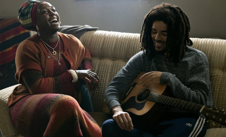Na nakrúcaní sa podieľal aj syn Boba Marleyho. 10 zaujímavostí o novej dráme Bob Marley: One Love, ktorá prichádza do našich kín
