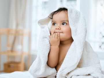 Kúpanie každý deň? 10 častých mýtov o bábätkách, ktorým stále mylne veríme