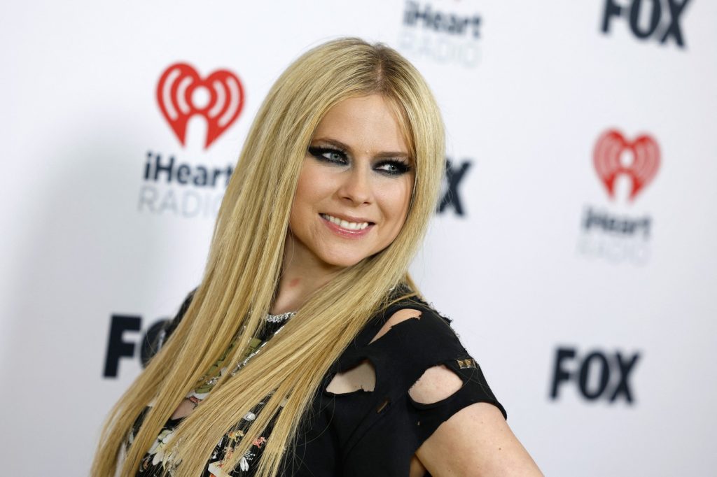 celebrity s ochoreniami, Avril Lavigne, 5 svetoznámych speváčok