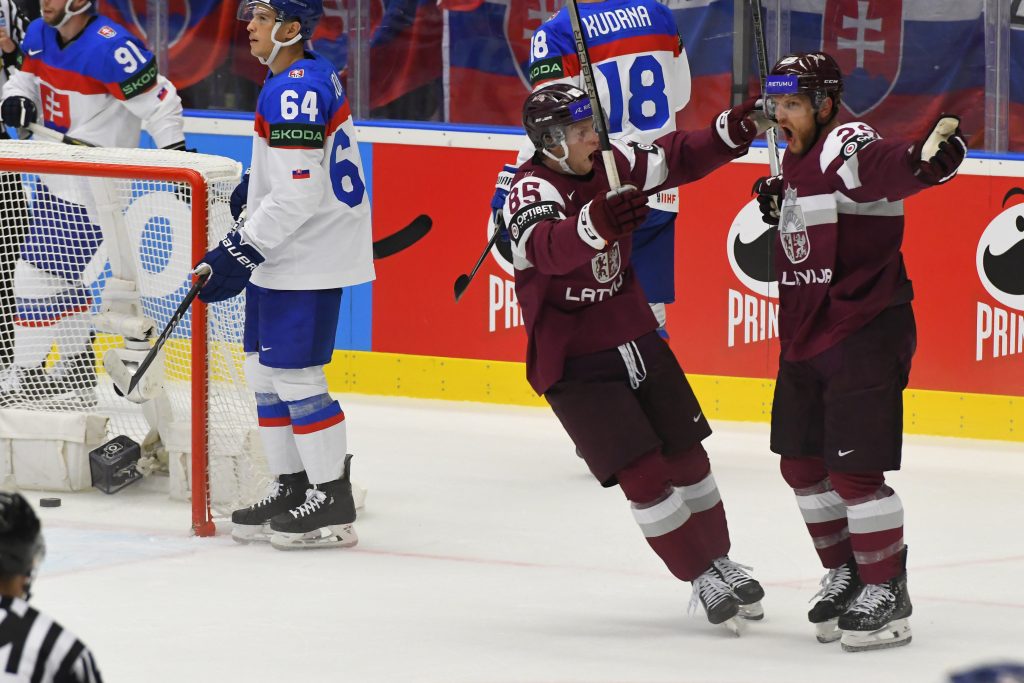 V nedeľu sa hokejoví fanúšikovia dočkali veľmi dôležitého zápasu Slovensko-Lotyšsko. Tribúny v Ostravar aréne boli na prasknutie!