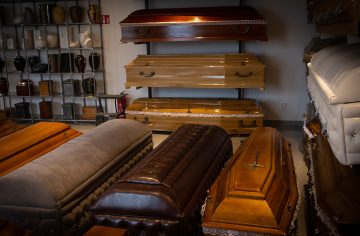 Slovenka o práci v americkom pohrebníctve: O tom najhoršom, čo som zažila, legálne ani nemôžem hovoriť (ROZHOVOR)