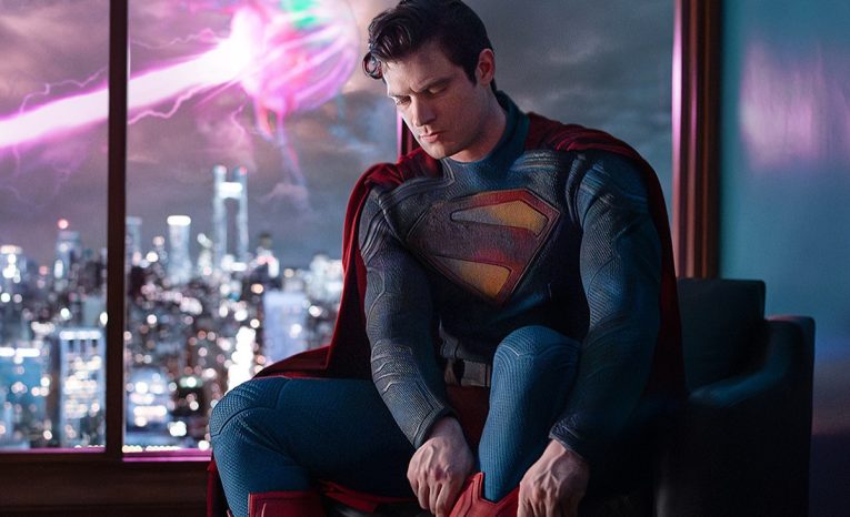 Nový filmový Superman od režiséra Strážcov galaxie sa predstavuje prvou fotkou