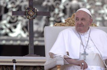 Pápež František má na konte škandál. Pri stretnutí s biskupmi použil vulgárny výraz