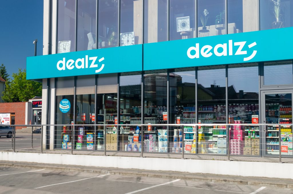 Na Slovensko zrejme prichádza nový reťazec diskontných predajní. Tentoraz ide o sieť Dealz, ktorá začínala na Britských ostrovoch.