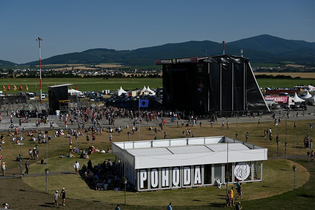 Obrovským sklamaním pre návštevníkov tohtoročného festivalu Pohoda je nová správa o tom, že účasť na poslednú chvíľu zrušil headliner.