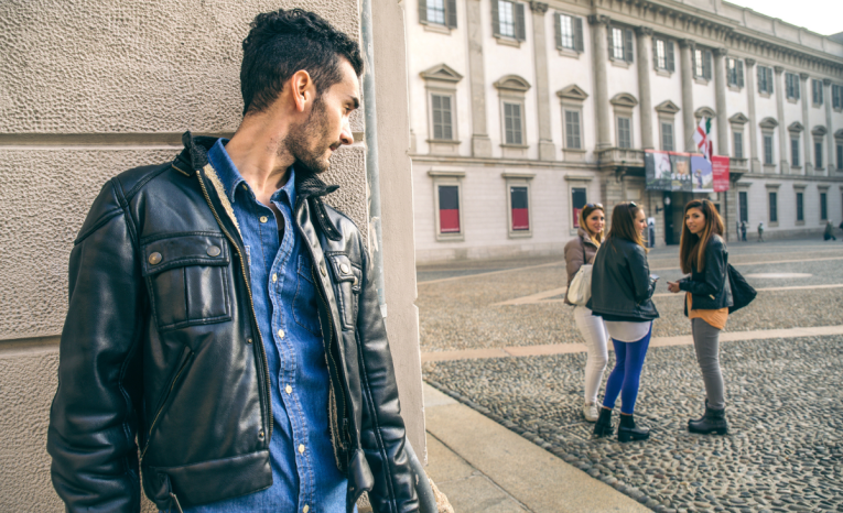 Znaky, že si sa dala dokopy so stalkerom. Ako rozpoznať varovné signály a čo v takom prípade robiť