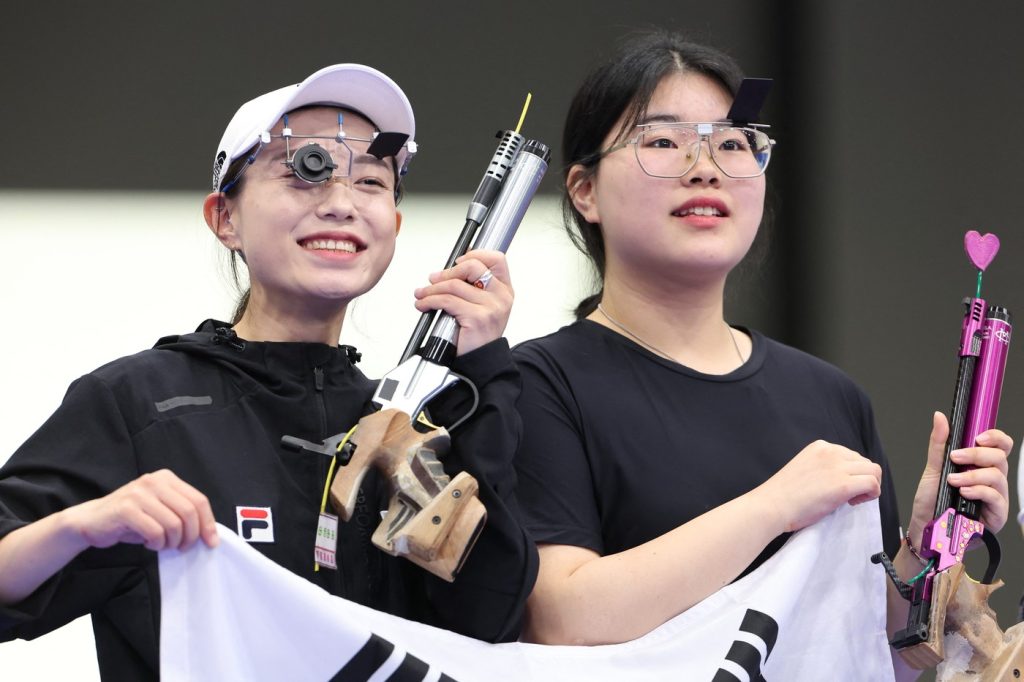 Veľkými hviezdami parížskej olympiády sa stala dvojica strelcov. Konkrétne sú to Kim Yeji z Kórei a Yusuf Dikeç z Turecka.