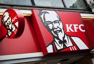 Od chudáka po ikonu. Inšpiratívny príbeh Harlanda Sandersa, zakladateľa fastfoodového giganta KFC