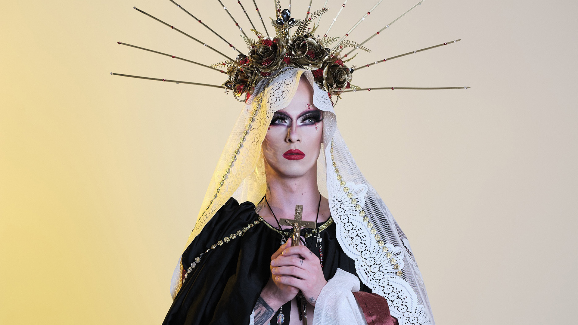 Slovenská drag queen: Dragu sa nevenujú len homosexuáli, na predstaveniach vídam aj rodiny s deťmi (ROZHOVOR)