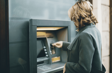 Obľúbená banka Slovákov zvyšuje ceny. Za často používanú službu zaplatíš až 5 eur